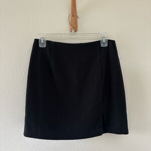 Women’s Wild Fable Black Notch Mini Skirt